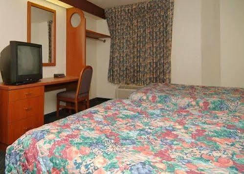 Travelodge By Wyndham Fort Myers Airport Δωμάτιο φωτογραφία